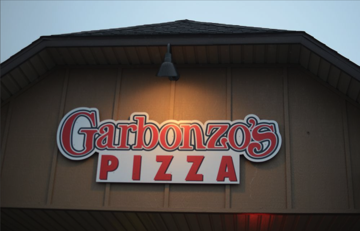 Garbonzo's Pizza Meridian storefront sign